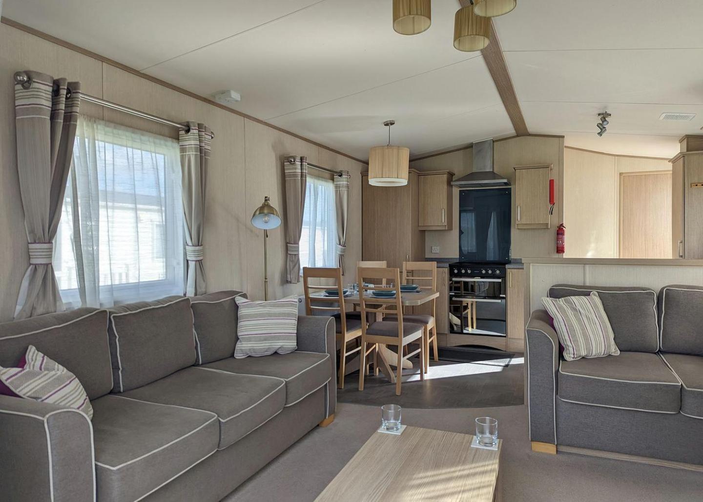 Отель Broadlands Park And Marina Pakefield Номер фото